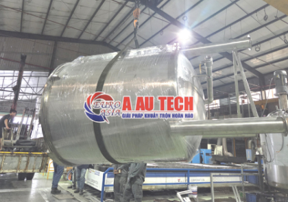 Giao hàng bồn khuấy 2000L cho công ty sản xuất hóa chất