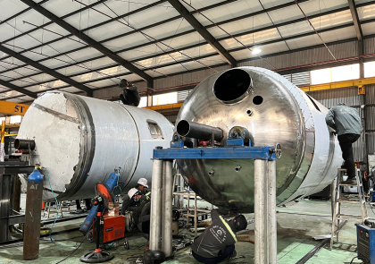 Gia công bồn khuấy, silo chứa nguyên liệu tại công ty Á Âu
