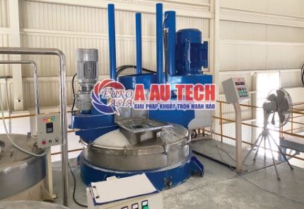 Lắp đặt bồn khuấy sơn 5000L 2 chuyển động tại xưởng khách
