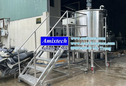 Máy sản xuất nước lau kính
