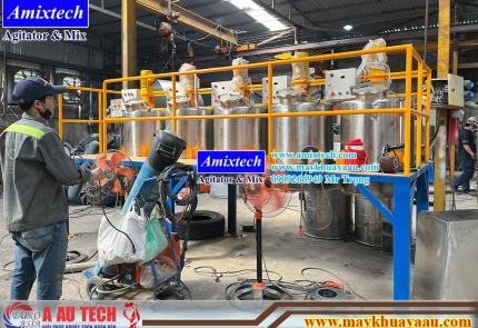 Bồn khuấy sơn lắp sàn thao tác