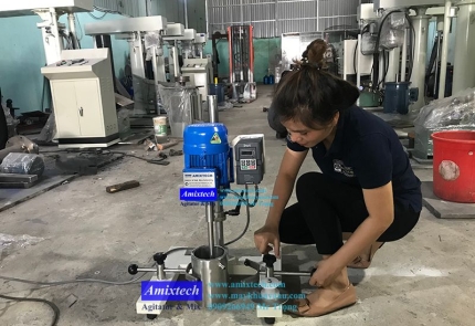  Máy khuấy dược phẩm thí nghiệm