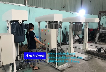  Máy khuấy sơn 300 lít