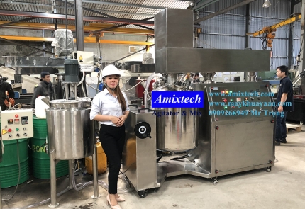 Máy gia công mỹ phẩm hút chân không