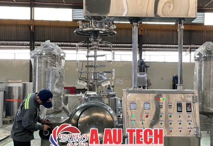 Máy sản xuất mỹ phẩm hút chân không