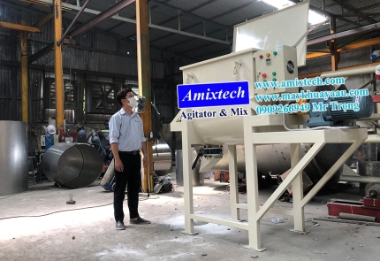 Máy trộn bột thủy sản nằm ngang 500kg