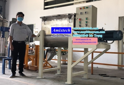 Giao hàng máy trộn bột nằm ngang 200kg đi Bình Dương