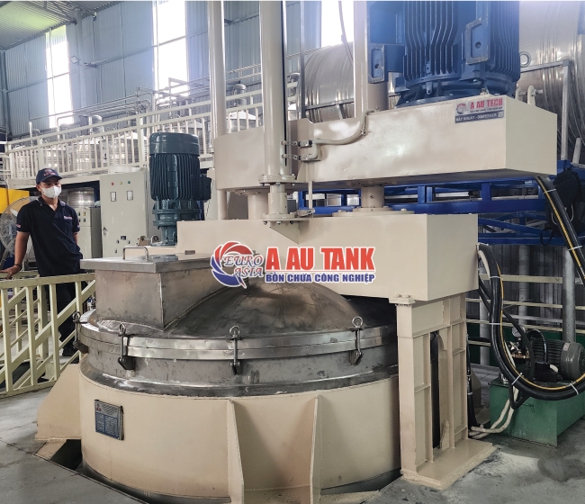 Máy và bồn khuấy phân bón