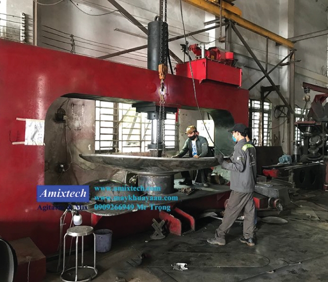 Gia công bồn ép chỏm cầu
