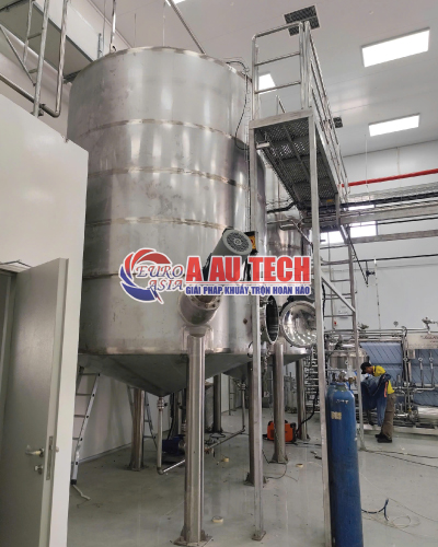 dây chuyền bồn chứa thực phẩm kèm đường ống và bơm inox