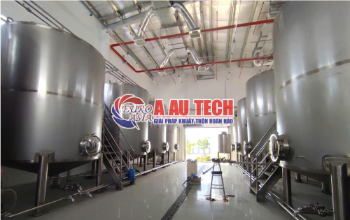 dây chuyền bồn chứa thực phẩm kèm đường ống và bơm inox