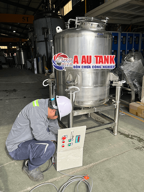 bồn chứa định lượng 500 lit 2