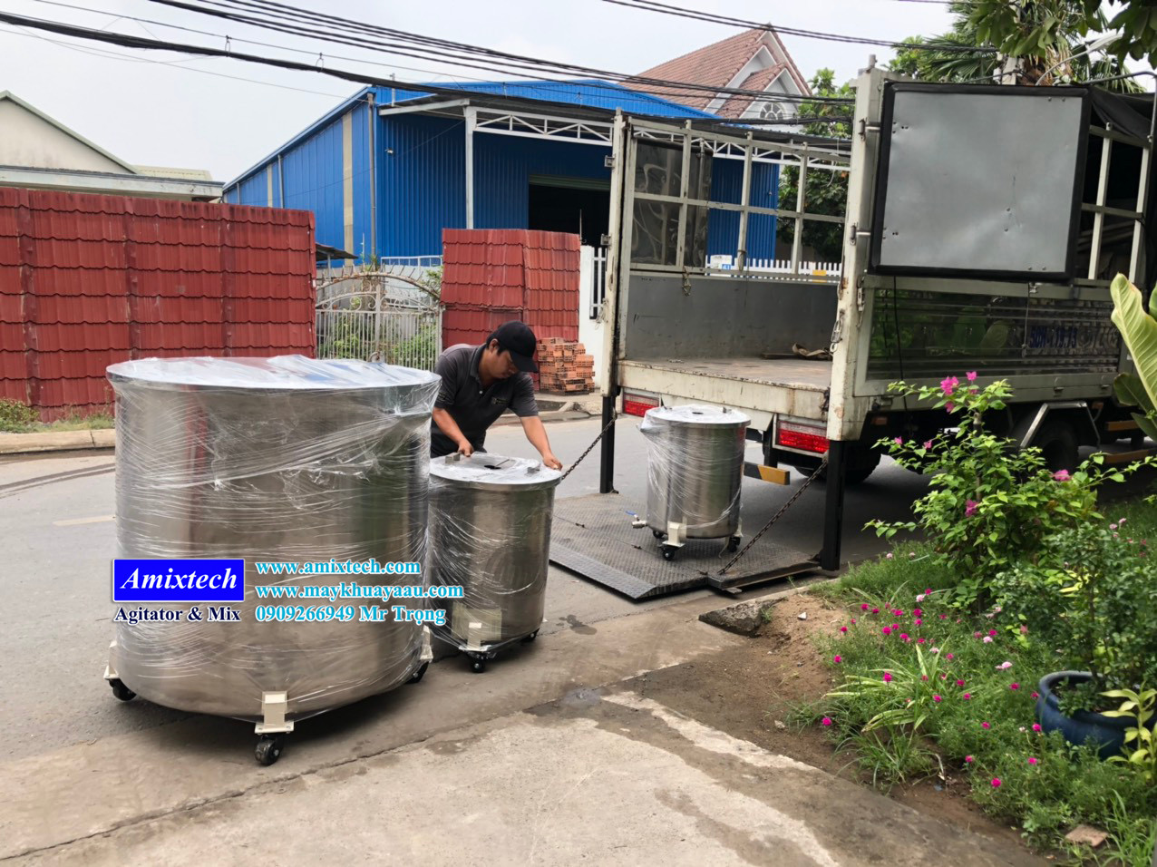 hình ảnh giao hàng bồn chứa inox 