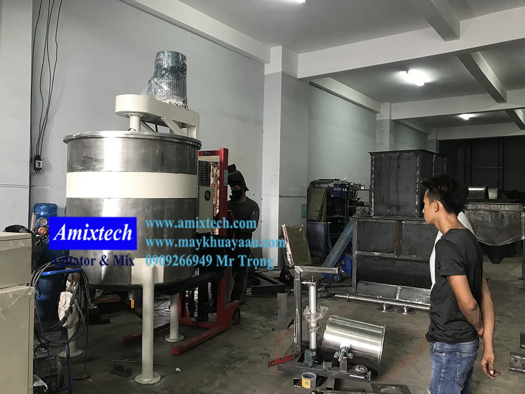 bồn khuấy sơn 1000 lít tốc độ cao