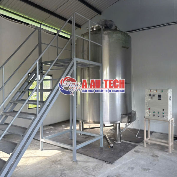Bồn khuấy kết hợp sàn thao tác
