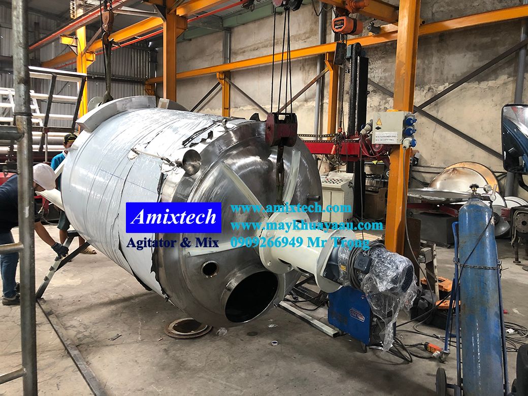 bồn khuấy dầu nhớt 2000 lít
