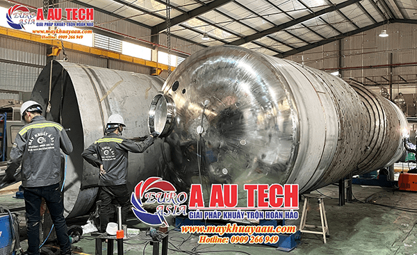 quá trình gia công bồn khuấy tại xưởng Á Âu