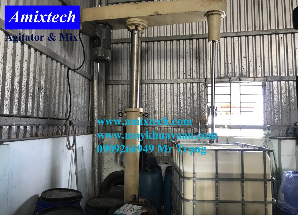 máy khuấy keo 1000 lít thùng ibc