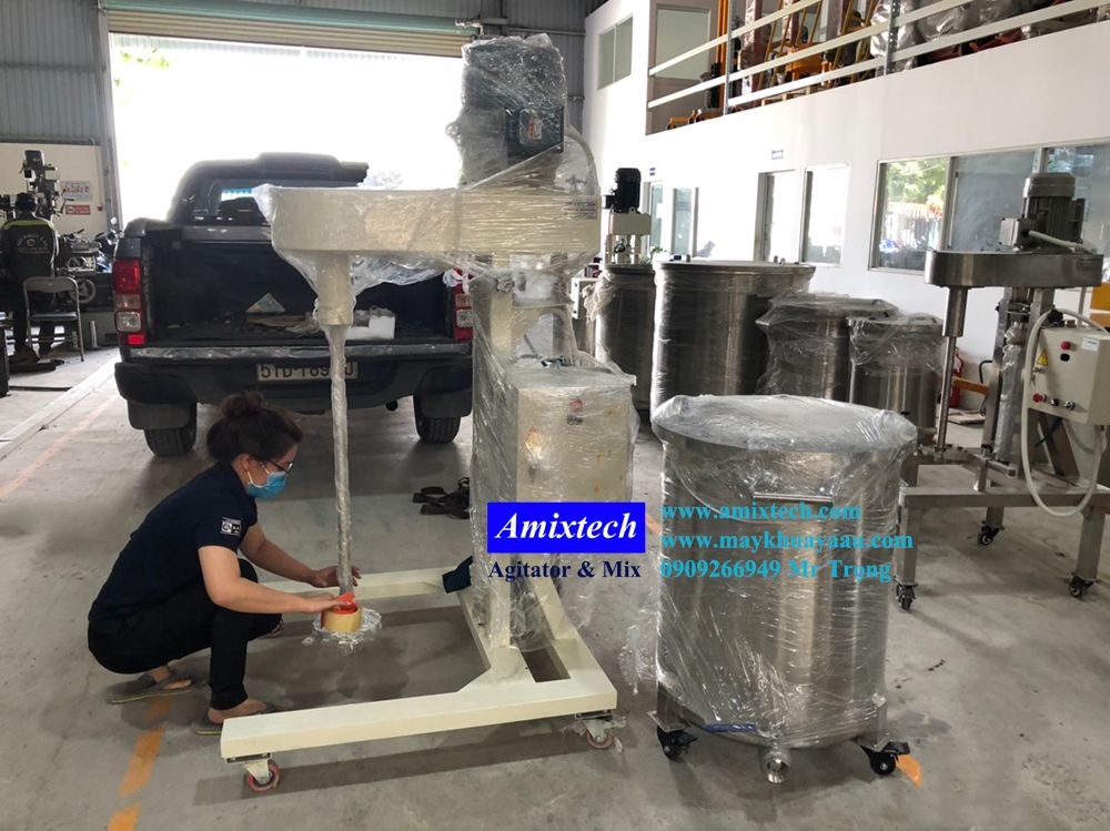 giao hàng máy khuấy sơn nước 200 lít