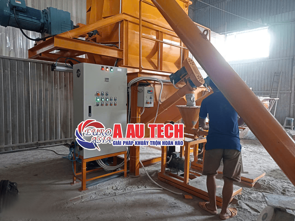 máy trộn bột trét 2 tấn 4