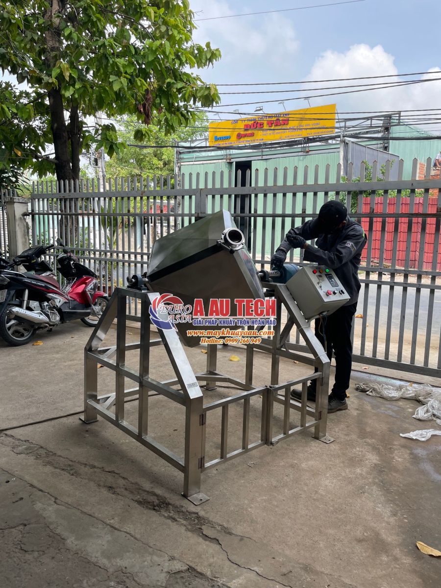 may san bot nem hinh lap phuong